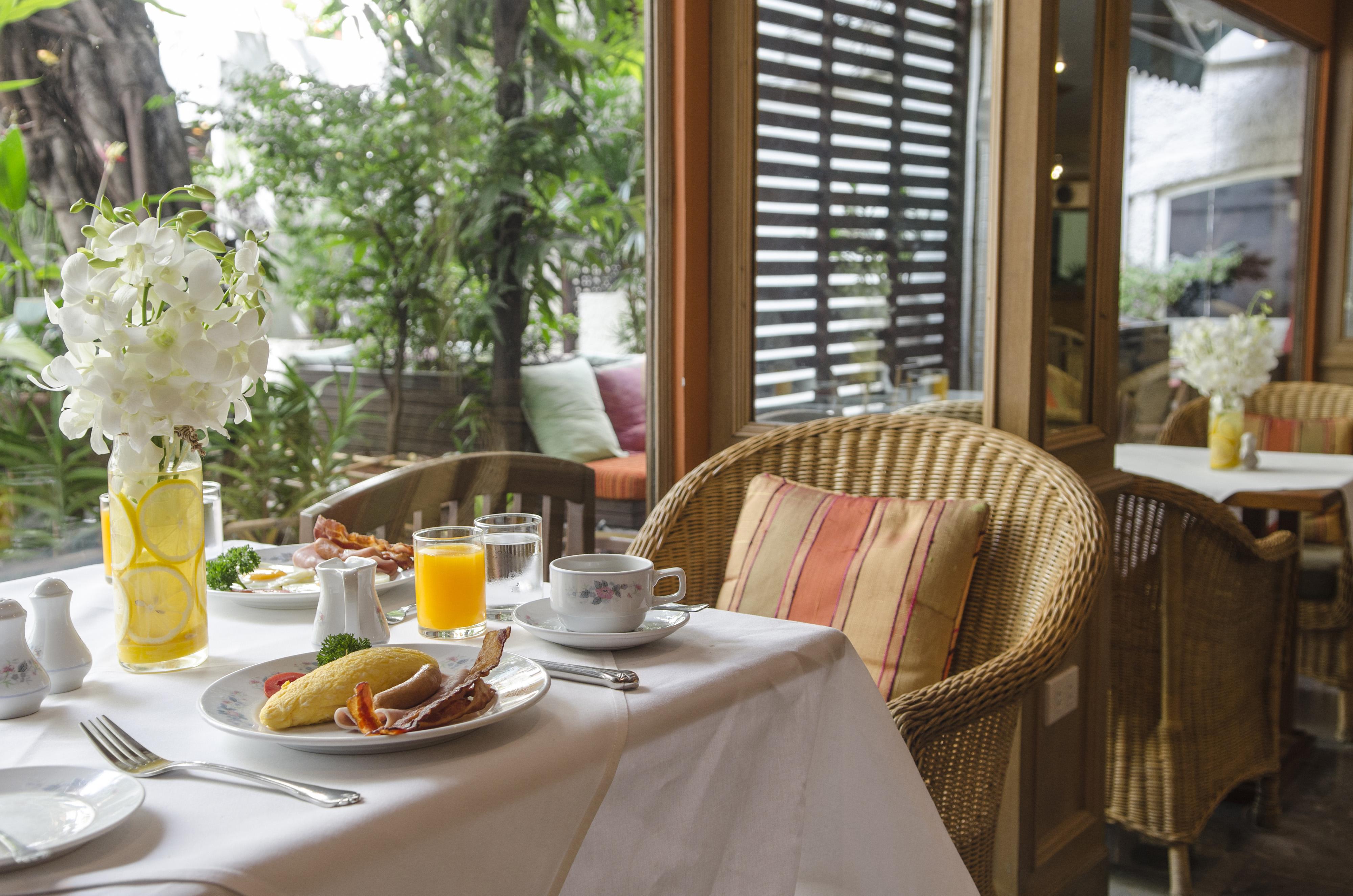 The Tarntawan Hotel Surawong Bangkok Buitenkant foto