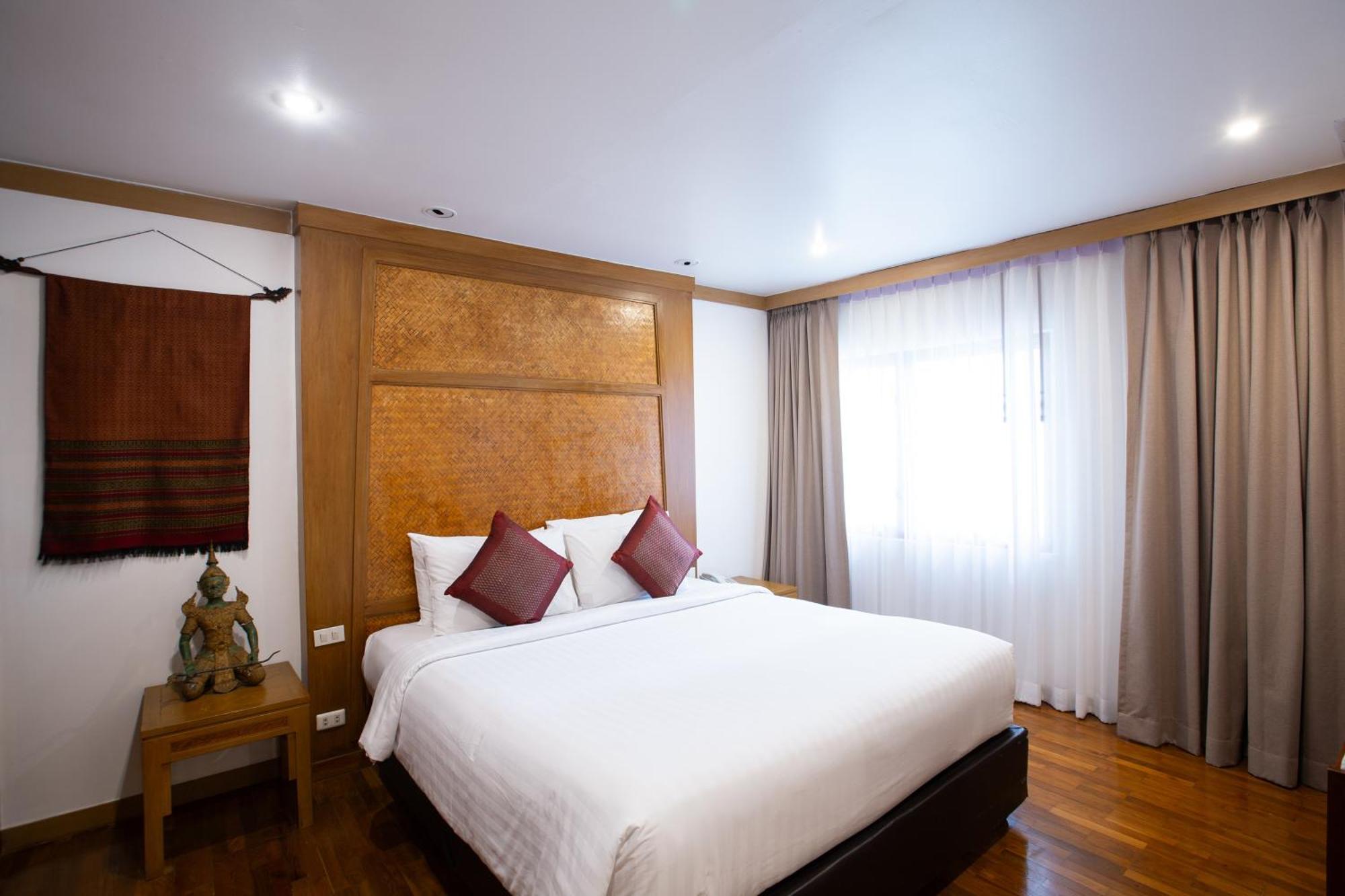The Tarntawan Hotel Surawong Bangkok Buitenkant foto