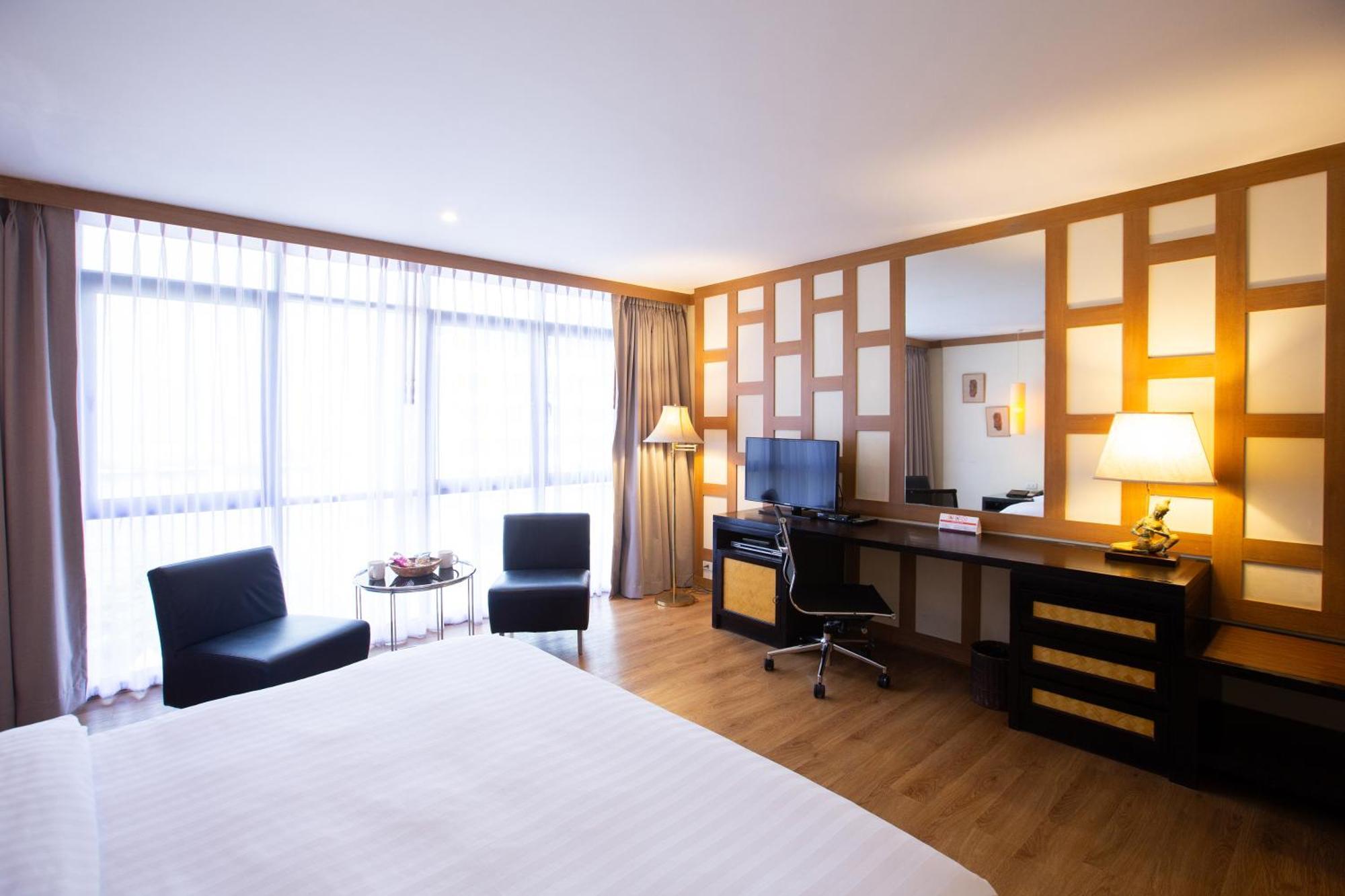 The Tarntawan Hotel Surawong Bangkok Buitenkant foto