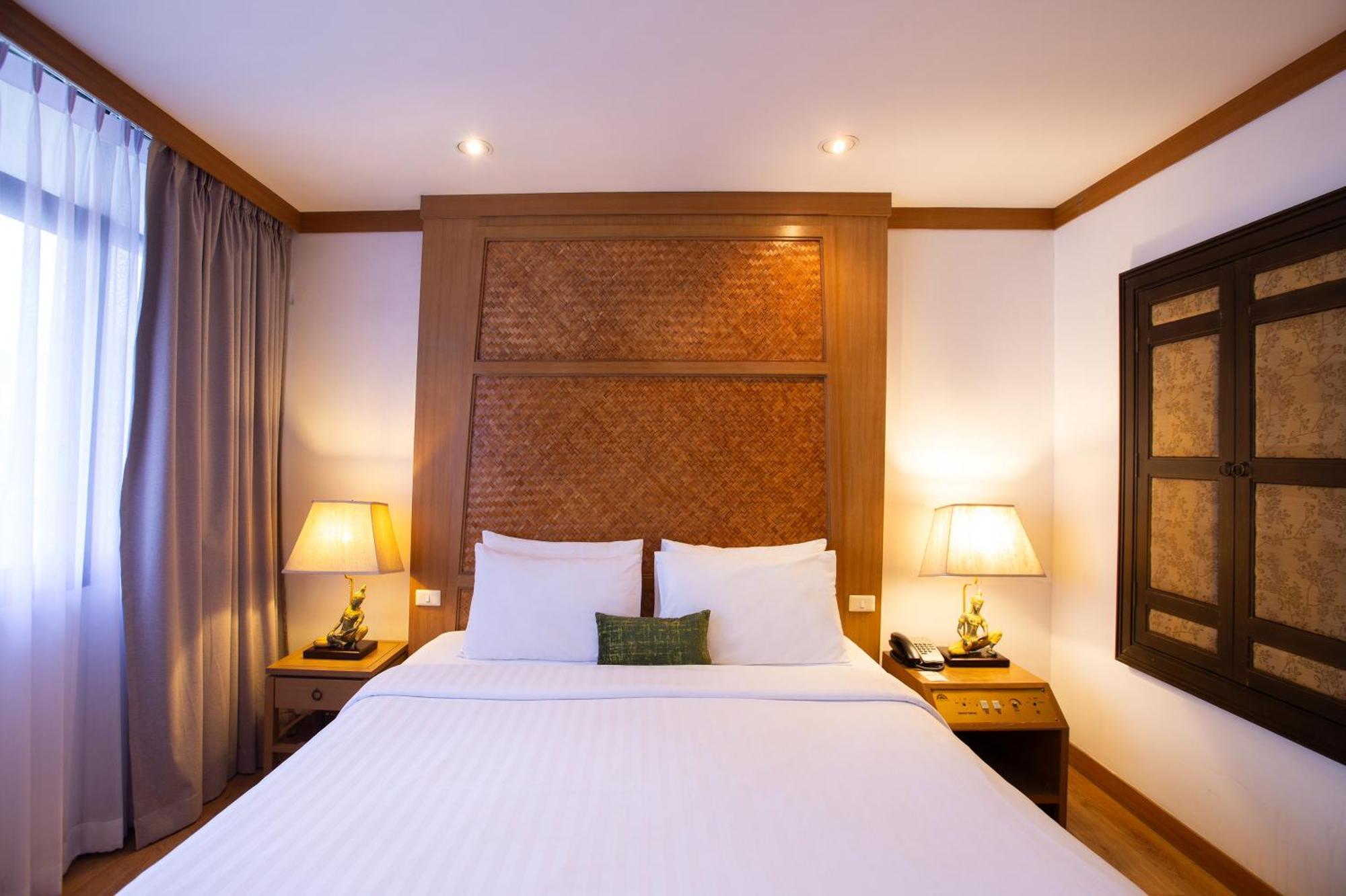 The Tarntawan Hotel Surawong Bangkok Buitenkant foto