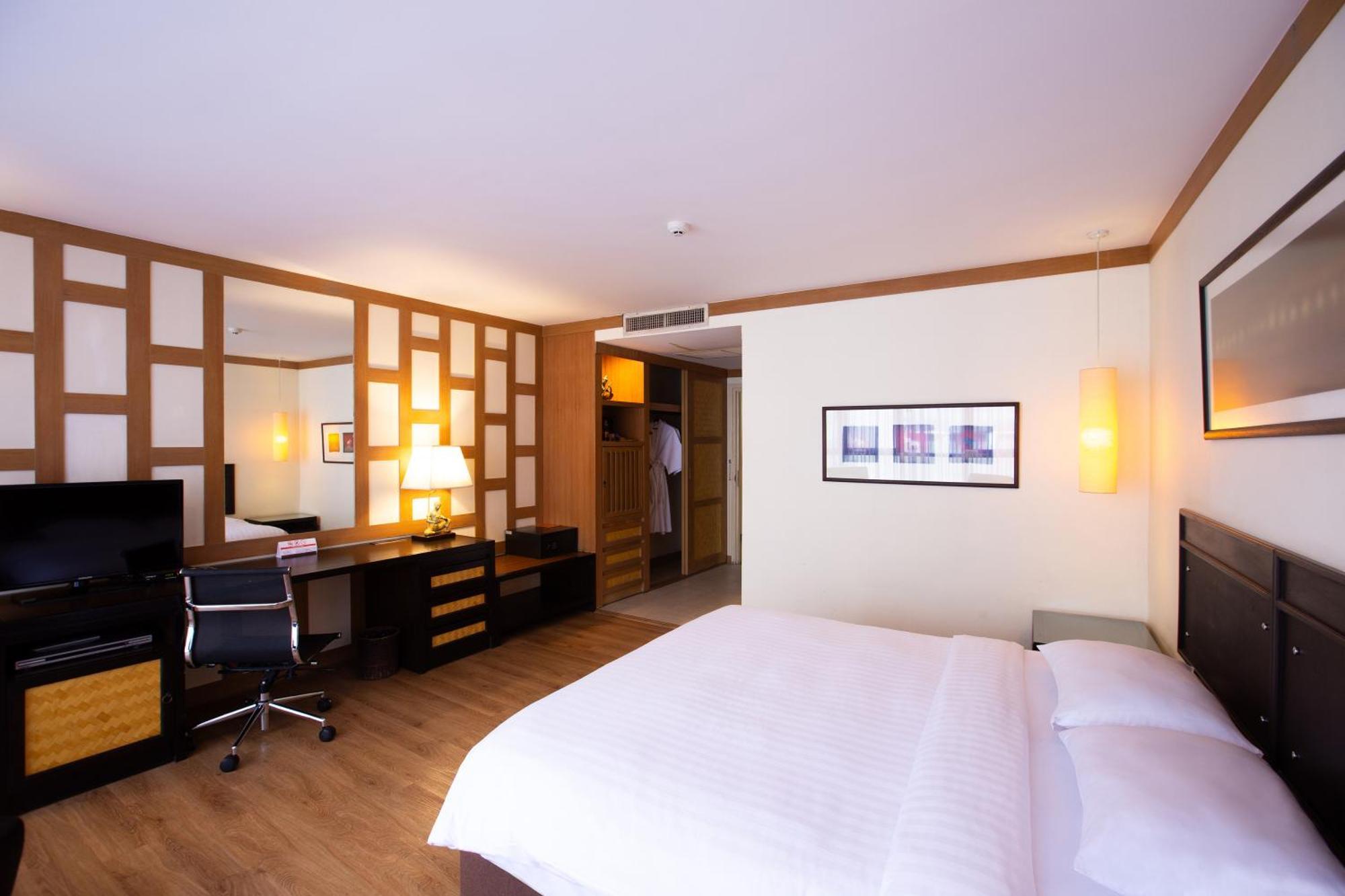 The Tarntawan Hotel Surawong Bangkok Buitenkant foto