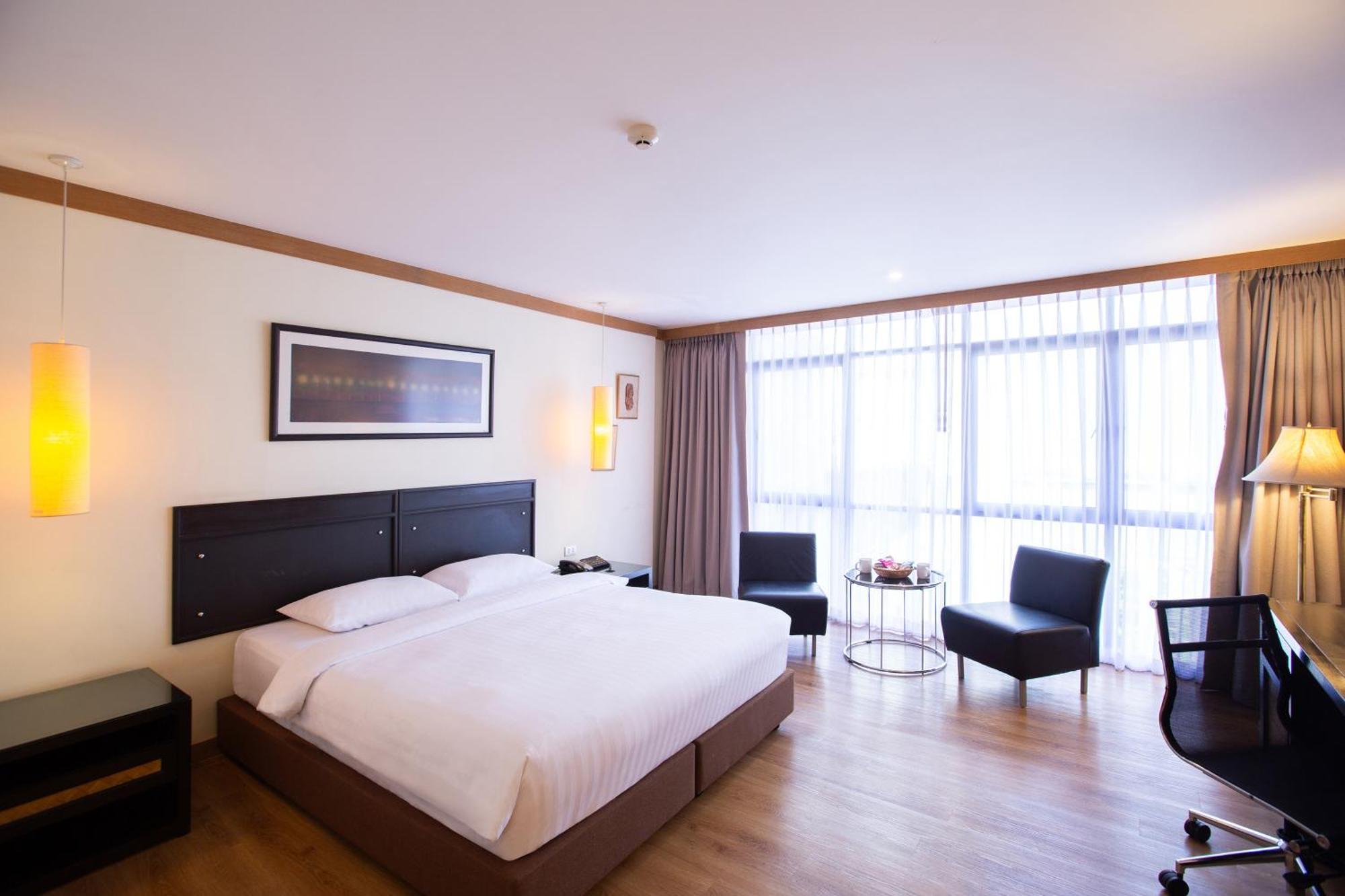 The Tarntawan Hotel Surawong Bangkok Buitenkant foto