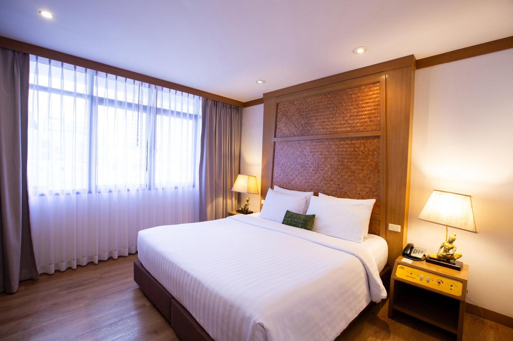 The Tarntawan Hotel Surawong Bangkok Buitenkant foto