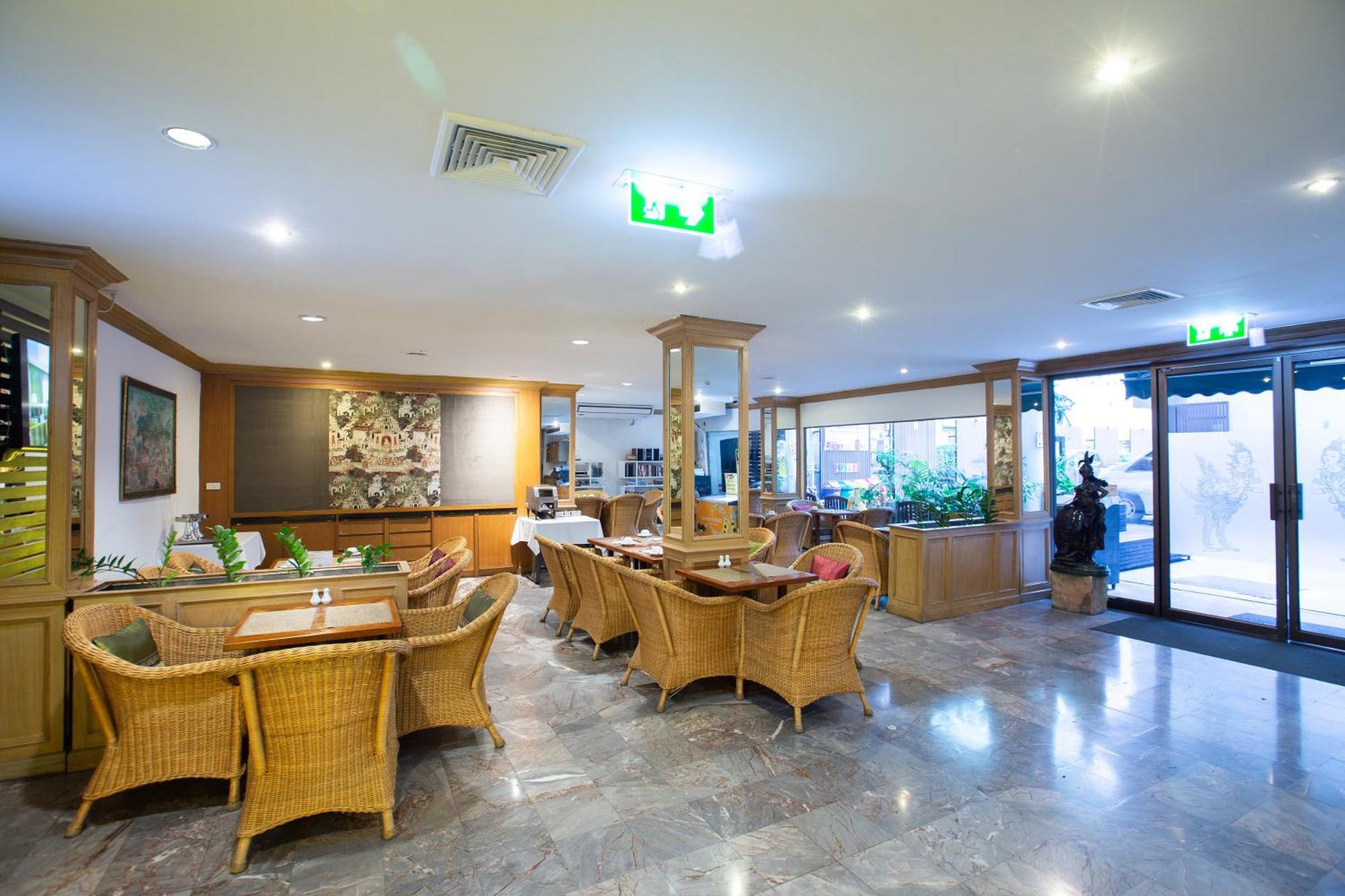 The Tarntawan Hotel Surawong Bangkok Buitenkant foto
