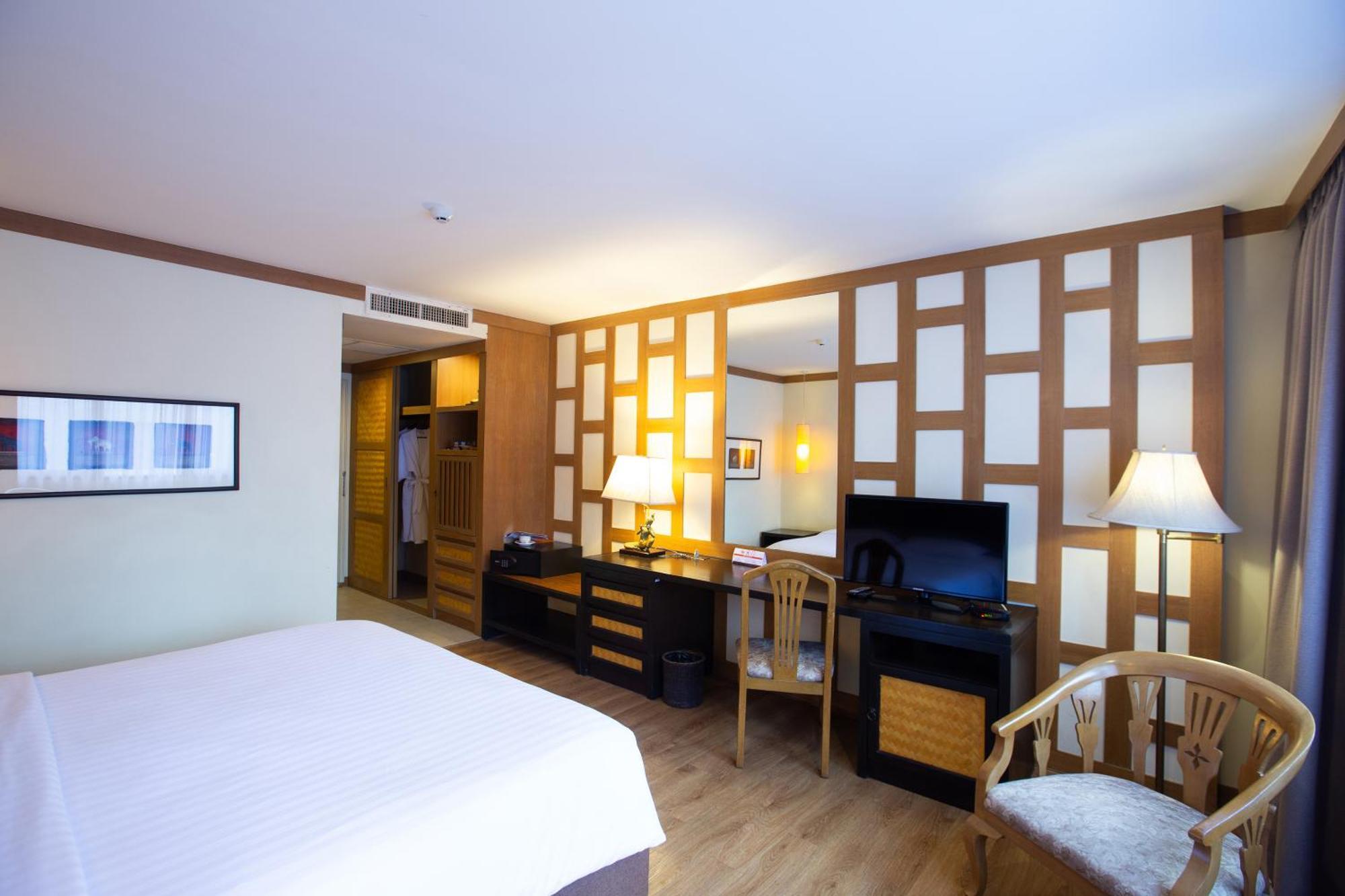 The Tarntawan Hotel Surawong Bangkok Buitenkant foto
